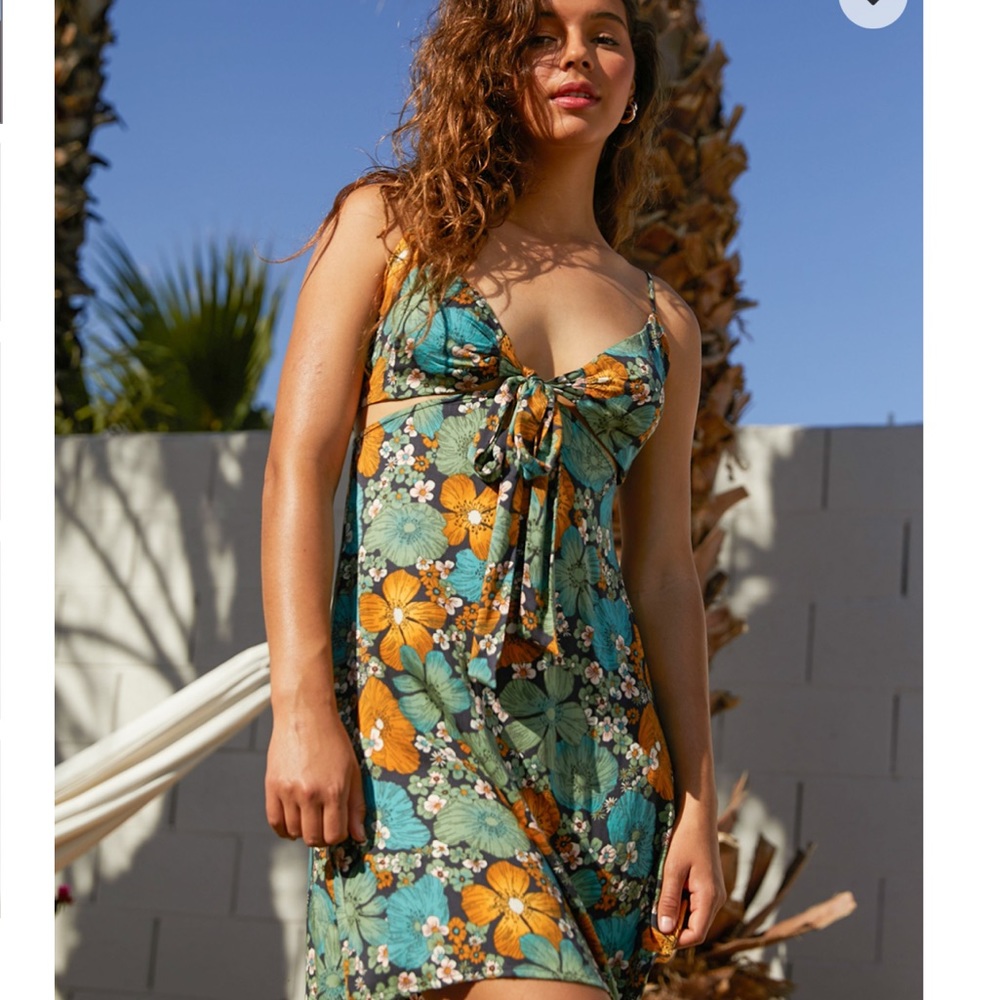 NWT Volcom Luvely Daze Dress